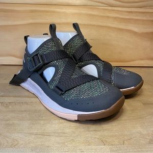 Chaco Odyssey Closed Toe Hiking Outdoor Sport Sandals Shoes Women's Size 9